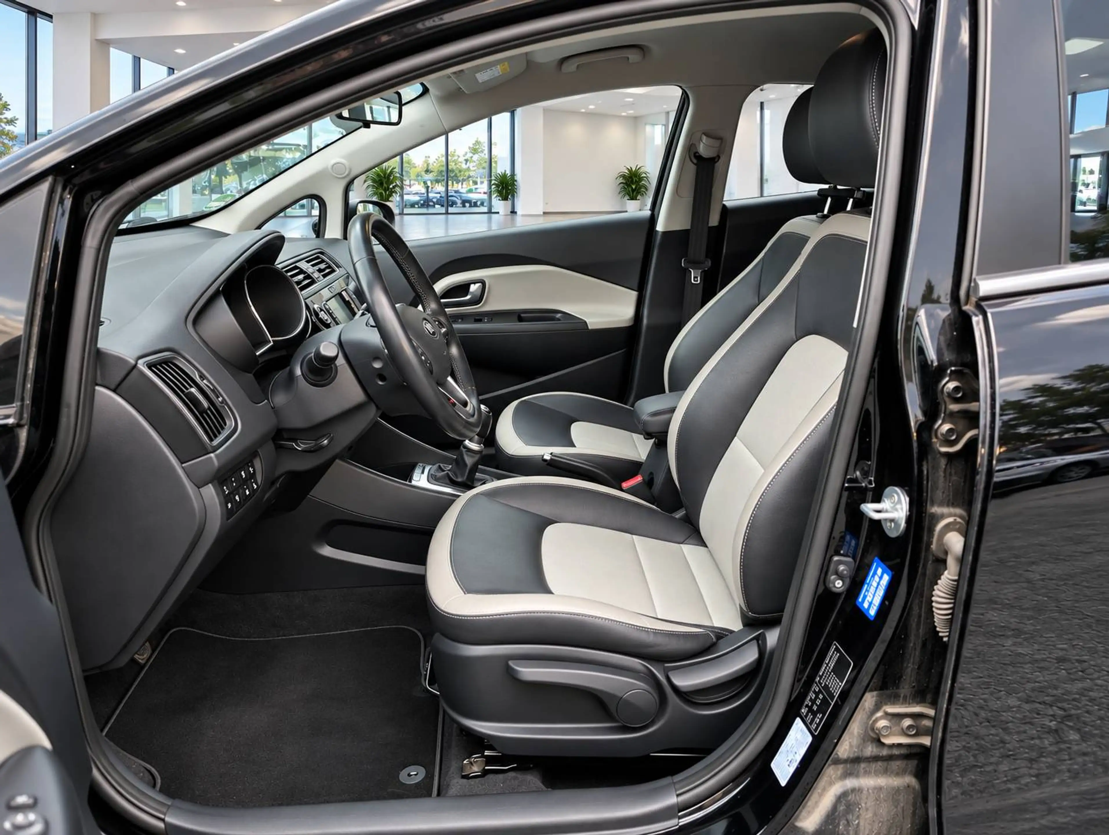 Kia Rio Spirit/LEDAR/PDC/SHZ/NAVI/XENON/R.KAMERA/AUX — photo 6