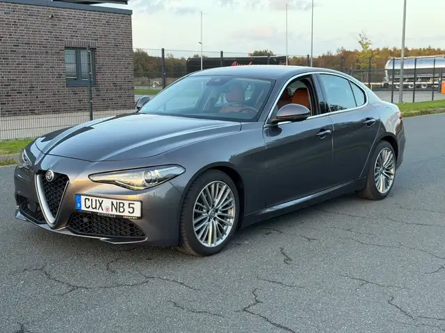 Alfa Romeo Giulia 2.2 D 16V 132 AT8 gepflegter Zustand