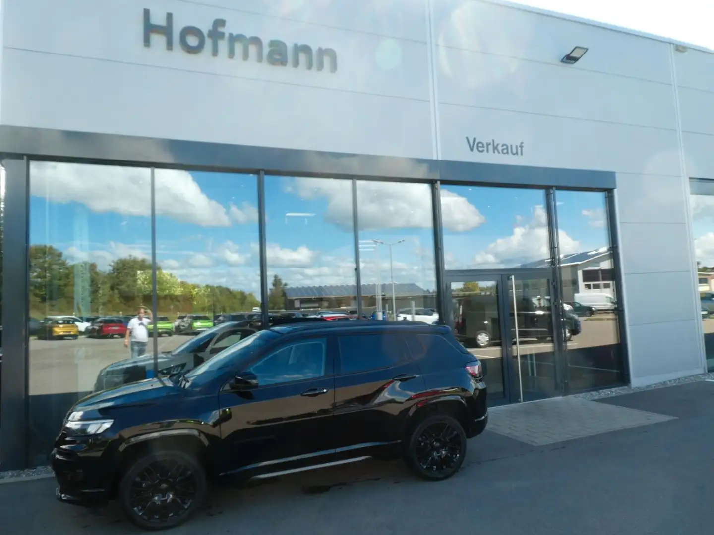 Jeep Compass S Mild-Hybrid FWD, SHZ, PDC, LED Schwarz - 1