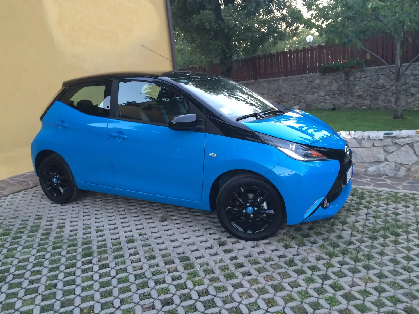 Toyota Aygo Aygo II 2014 5p 1.0 x-cite my15 Blu/Azzurro - 1