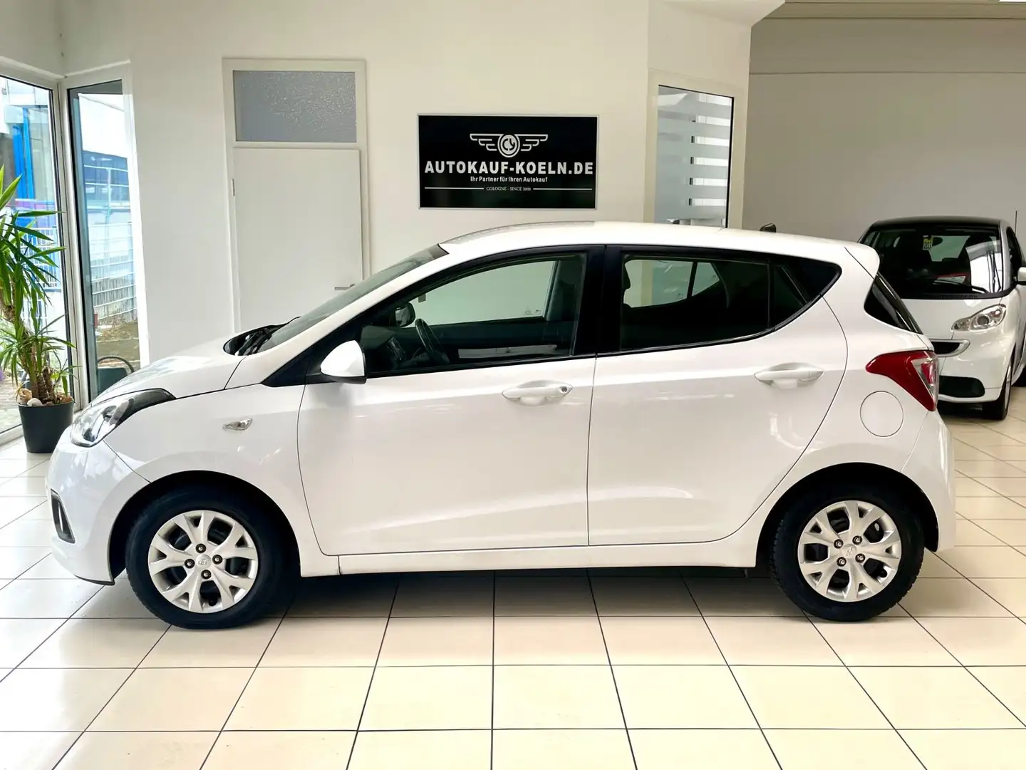 Hyundai i10 Trend Automatik/43.368Km/5-Türer/Klima1.Hand Wit - 1