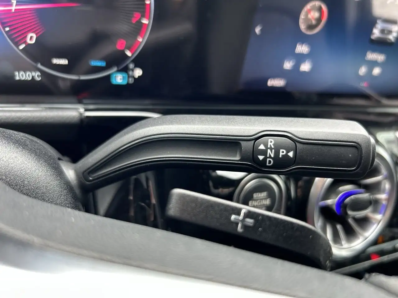 Mercedes-Benz GLA снимка Mercedes-Benz GLA