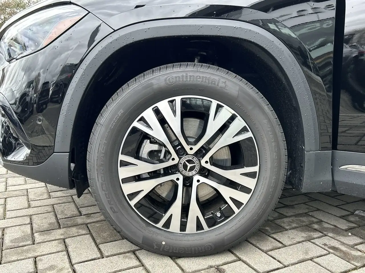 Mercedes-Benz GLA снимка Mercedes-Benz GLA