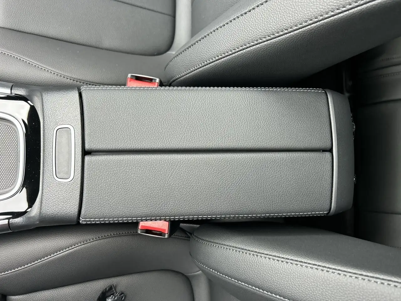 Mercedes-Benz GLA снимка Mercedes-Benz GLA