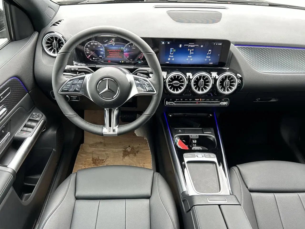 Mercedes-Benz GLA снимка Mercedes-Benz GLA