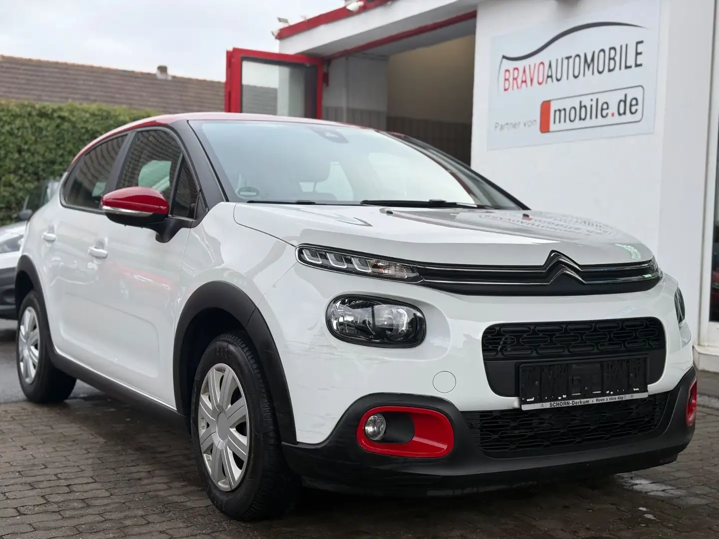 Citroen C3 Shine LED/KLIMA/CARPLAY/USB/AUX/TEMPOMAT/S&S Weiß - 1