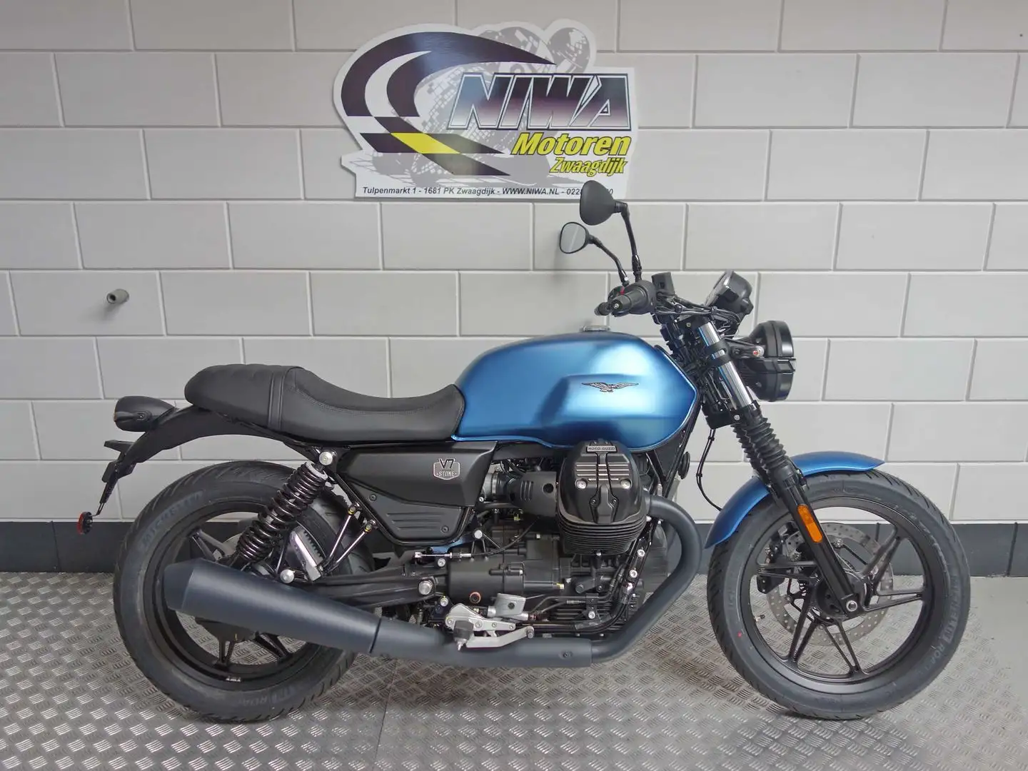 Moto Guzzi V7 Sport STONE Blauw - 1