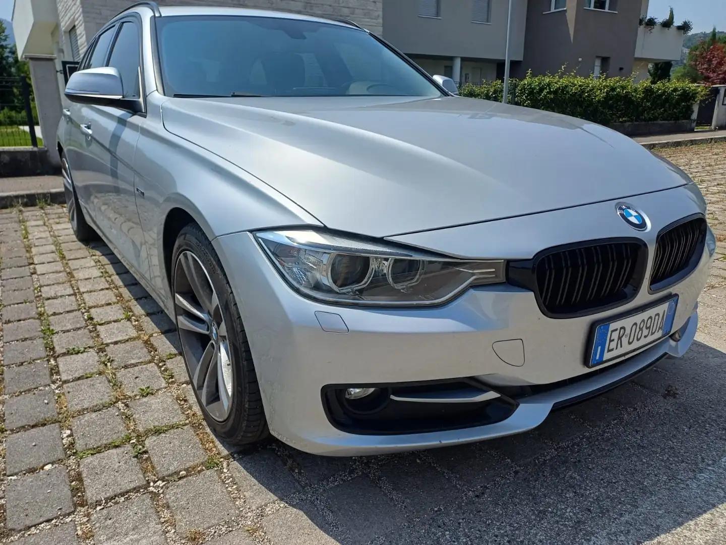 BMW 320 Serie 3 F31 2012 Touring 320d Touring Sport Grigio - 2