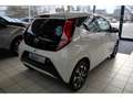Toyota Aygo Sitzheizung Klimaautomatik Rückfahrkamera Alufelge Weiß - thumbnail 3