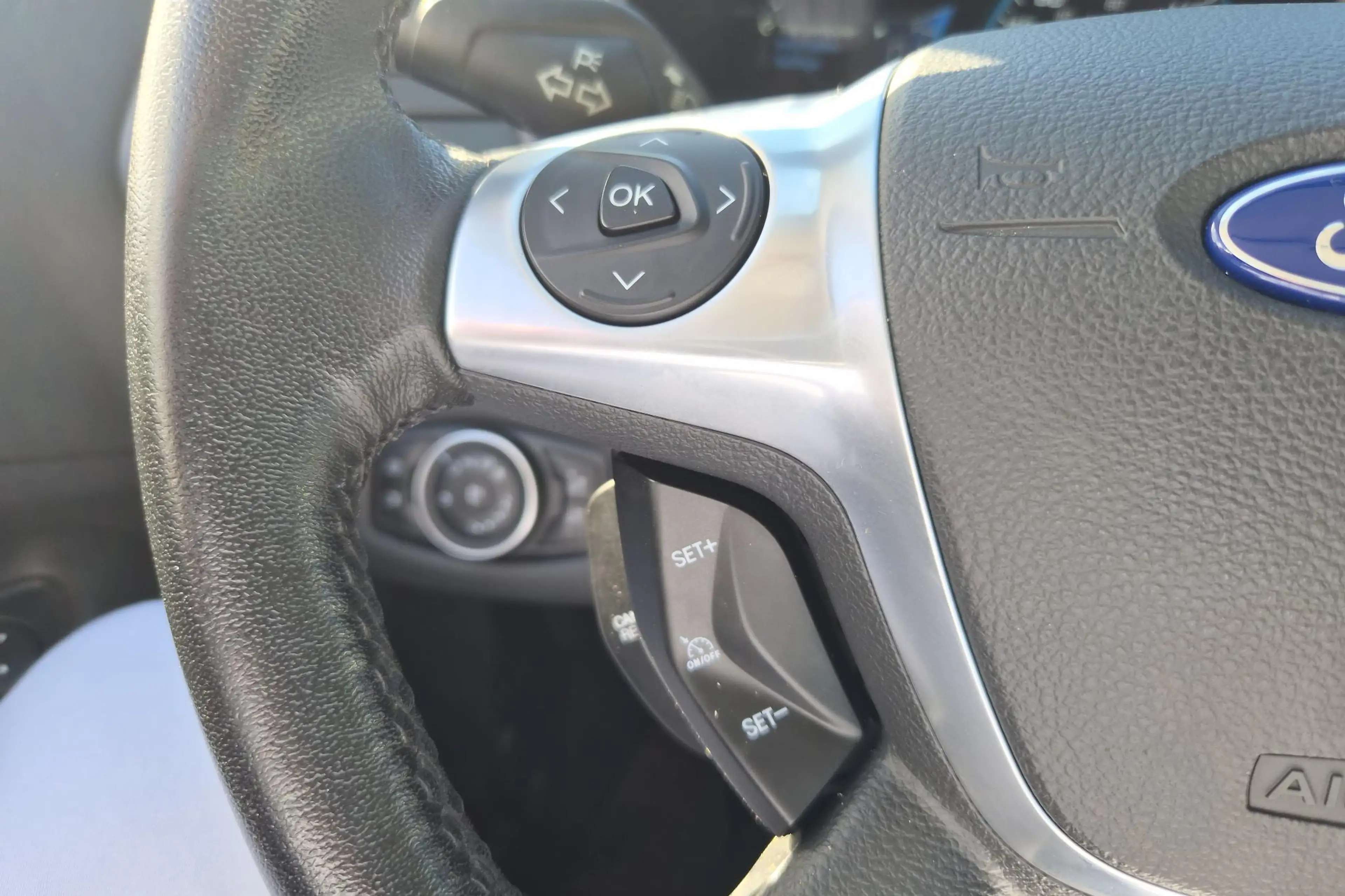 Ford C-Max 2.0 Plug-in Hybrid Titanium Plus — photo 5