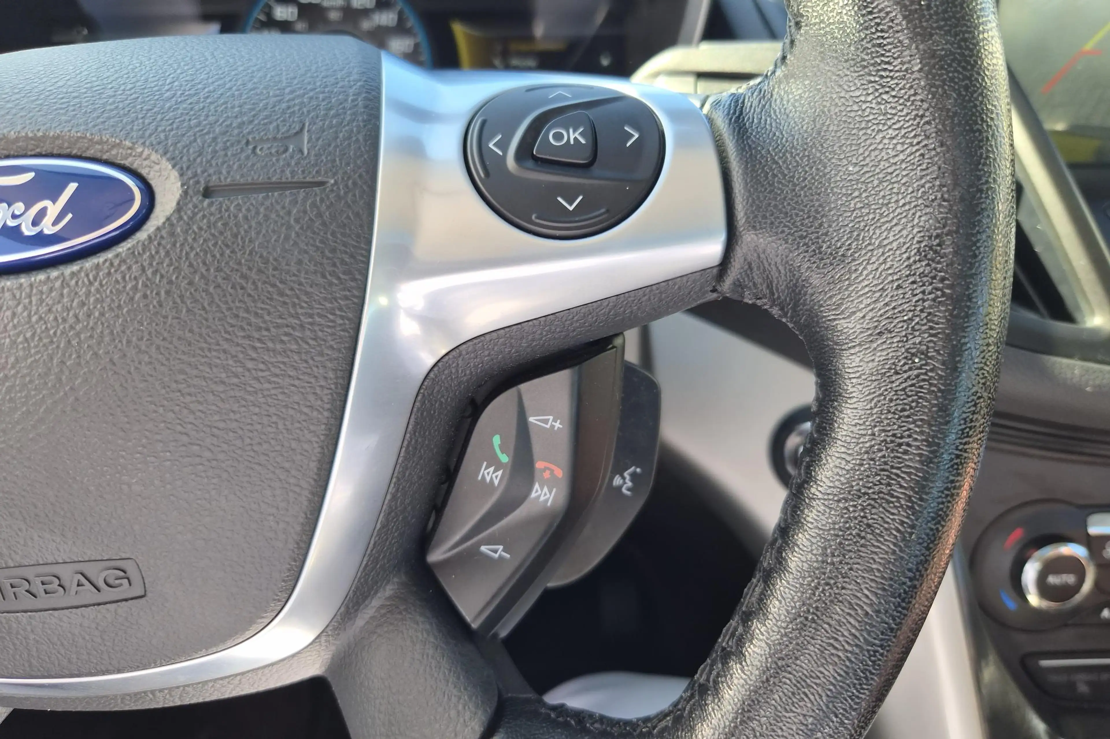 Ford C-Max 2.0 Plug-in Hybrid Titanium Plus — photo 4