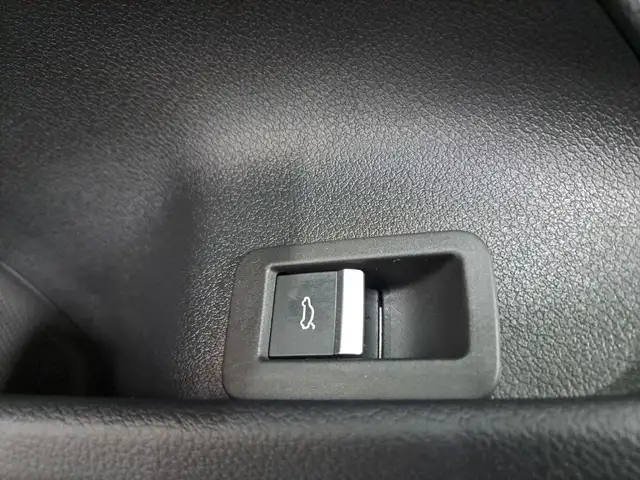 Audi A4 view 13