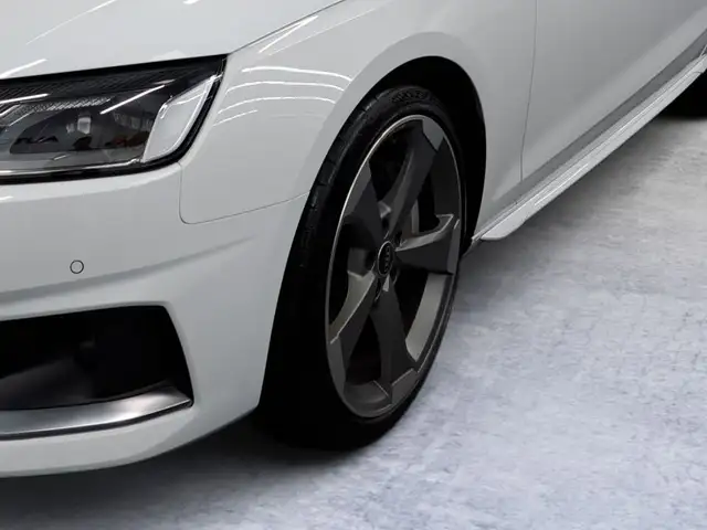 Audi A4 view 6