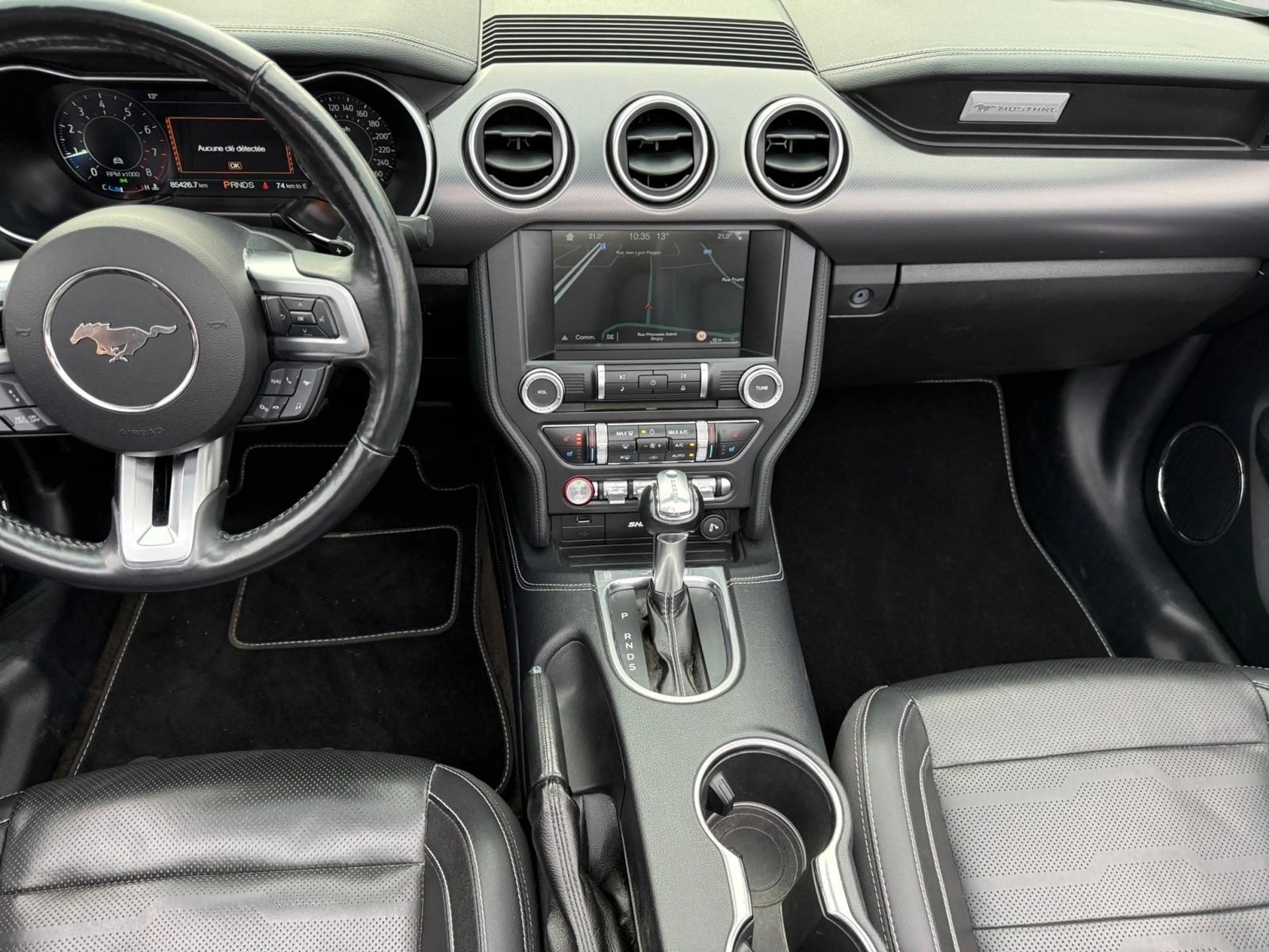 Ford Mustang Cabriolet-2.3 v6 — photo 11