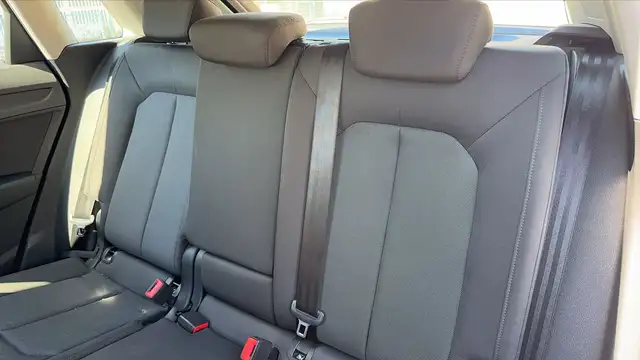 Audi Q3 view 9