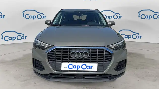 Audi Q3 view 5