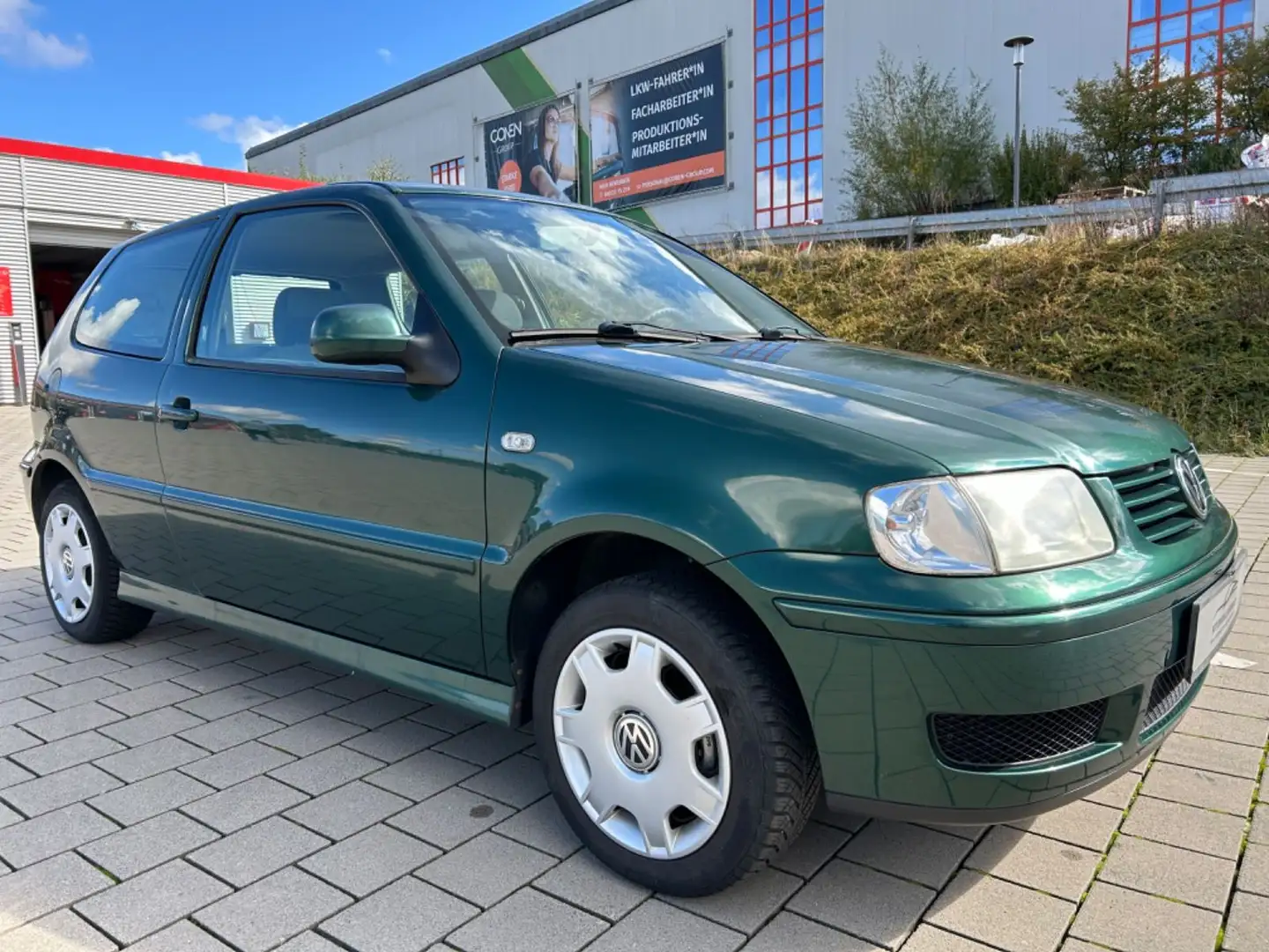 Volkswagen Polo 1.0 COMFORTLINE*WR*SR*CD PLAYER*SERVO*EU4 Verde - 1