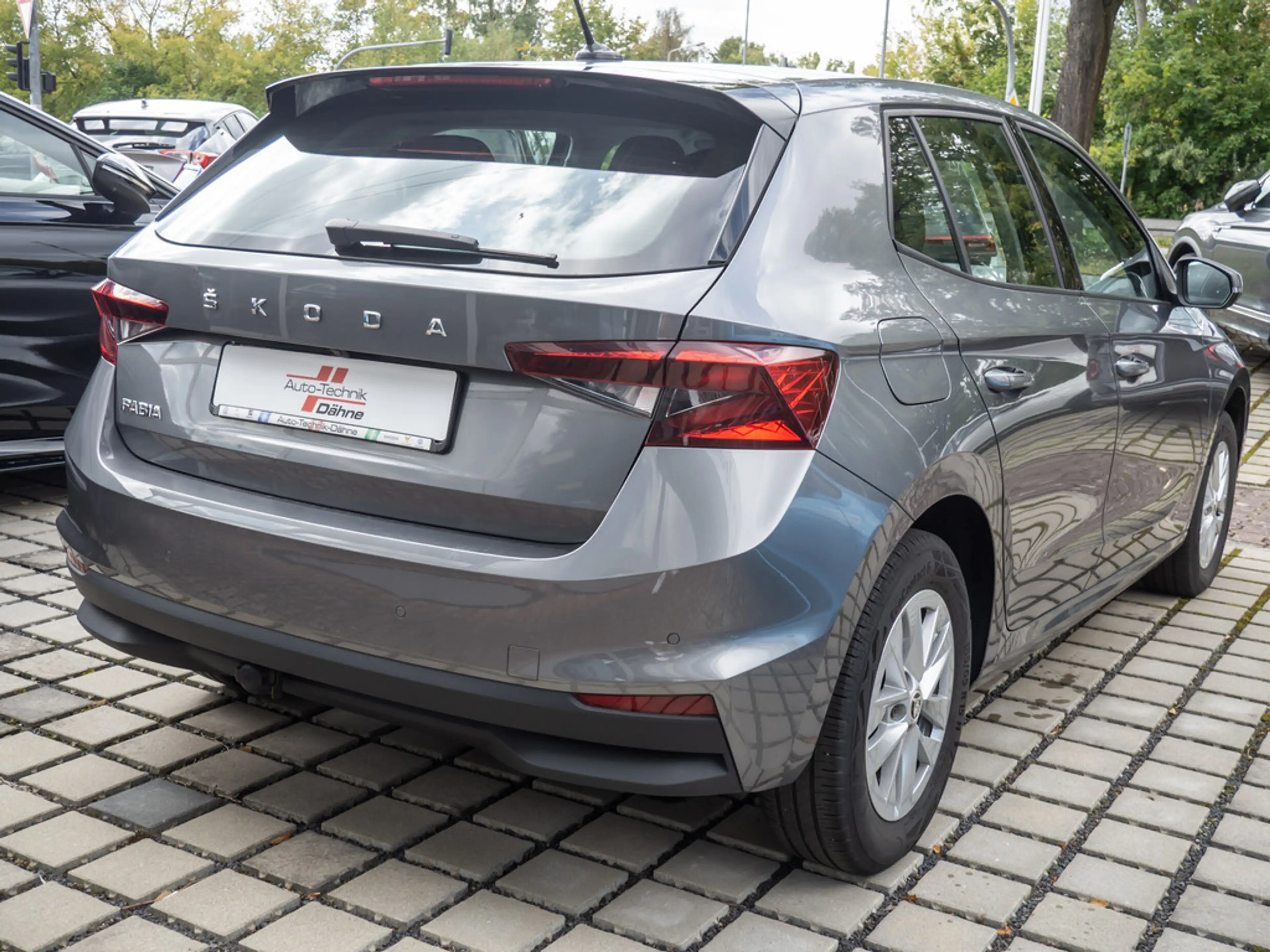 Skoda Fabia 1.0 TSI Ambition SHZ KAMERA AHK ACC LED — photo 4