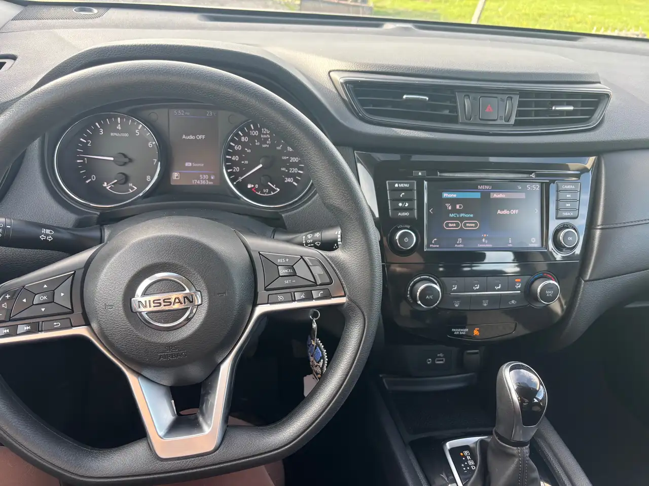 Nissan Rogue снимка Nissan Rogue