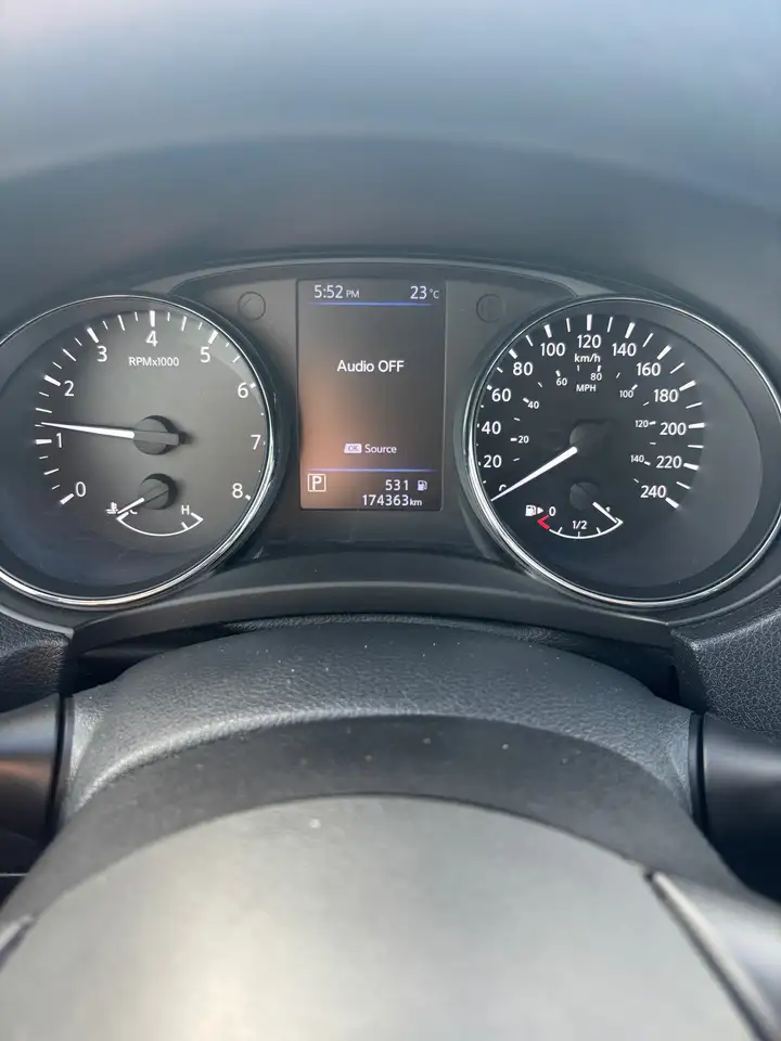 Nissan Rogue снимка Nissan Rogue