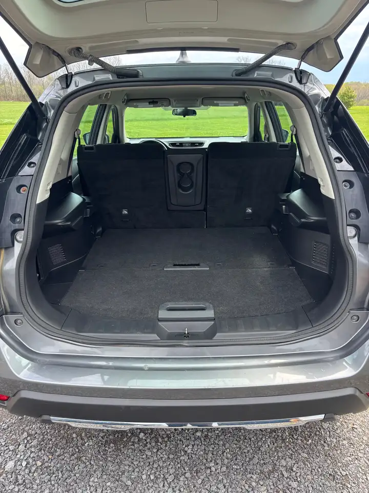 Nissan Rogue снимка Nissan Rogue