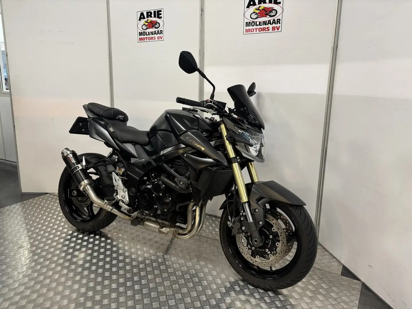 Suzuki GSR 750 Zwart - 2