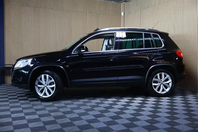Volkswagen Tiguan view 12