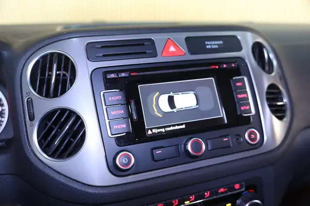 Volkswagen Tiguan view 23