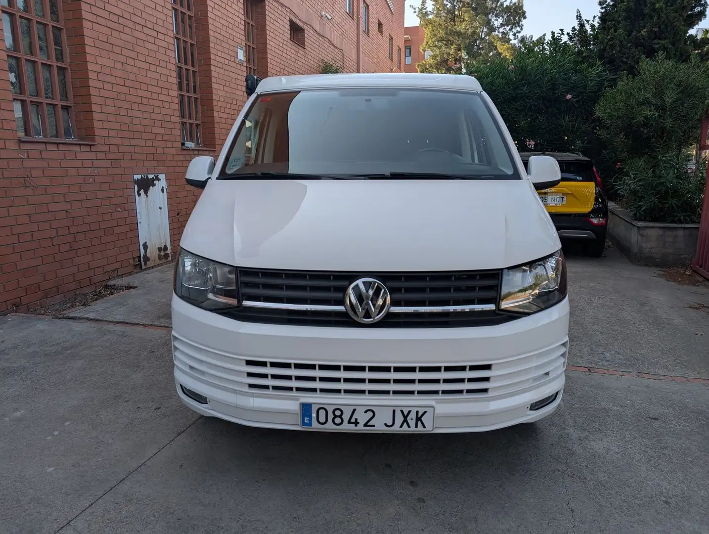 Volkswagen Taro 2.0 TDI 102cv BMT Largo Wit - 2