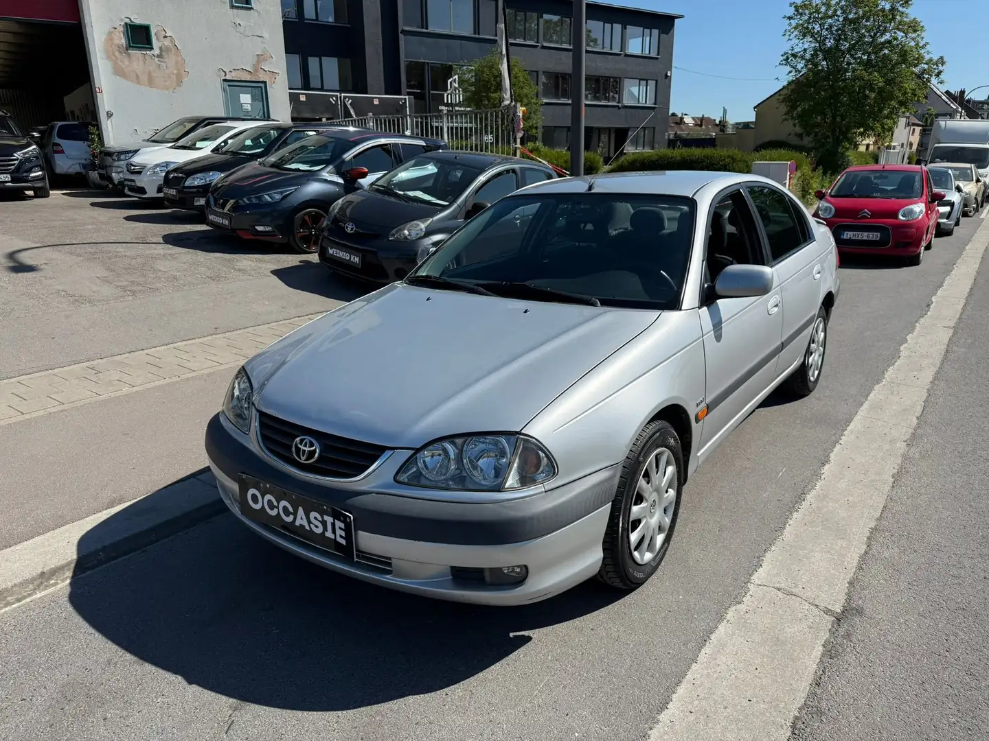 Toyota Avensis 1.6i VVT-i 16v Linea Sol Grigio - 1