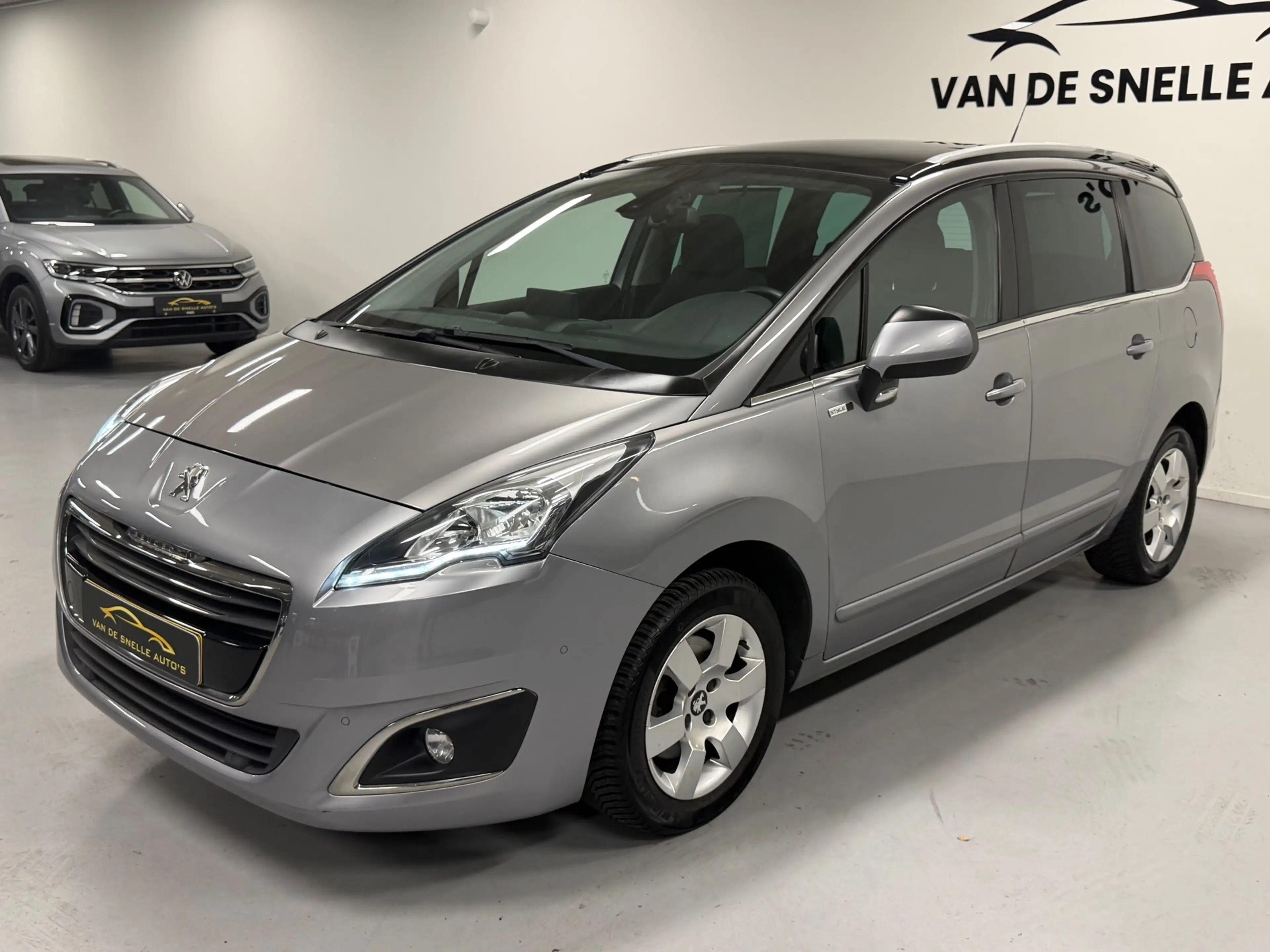 Peugeot 5008 1.2 PureTech Style 7p. CAMERA/PDC/TREKHAAK/PANO — photo 3