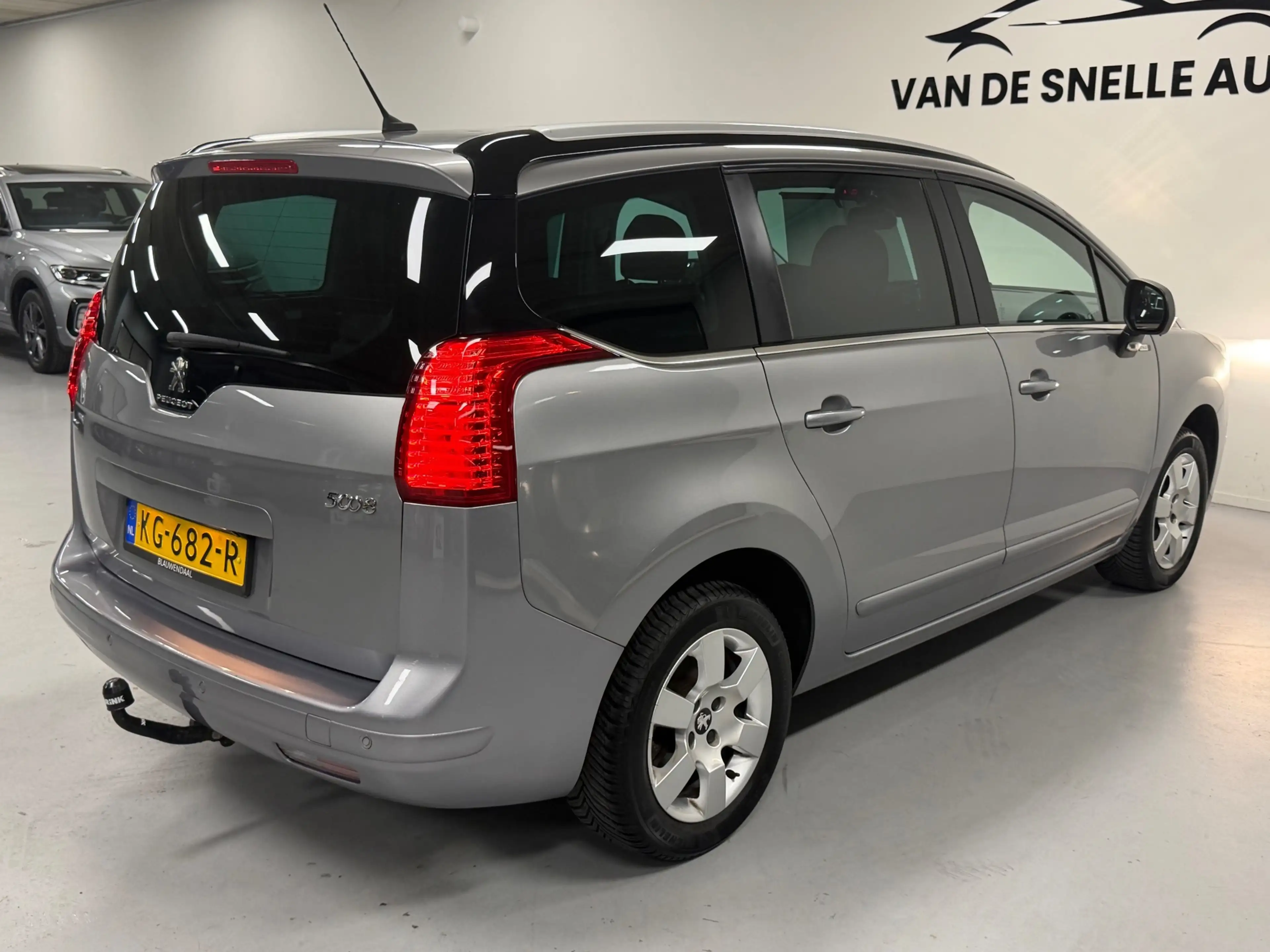 Peugeot 5008 1.2 PureTech Style 7p. CAMERA/PDC/TREKHAAK/PANO — photo 8
