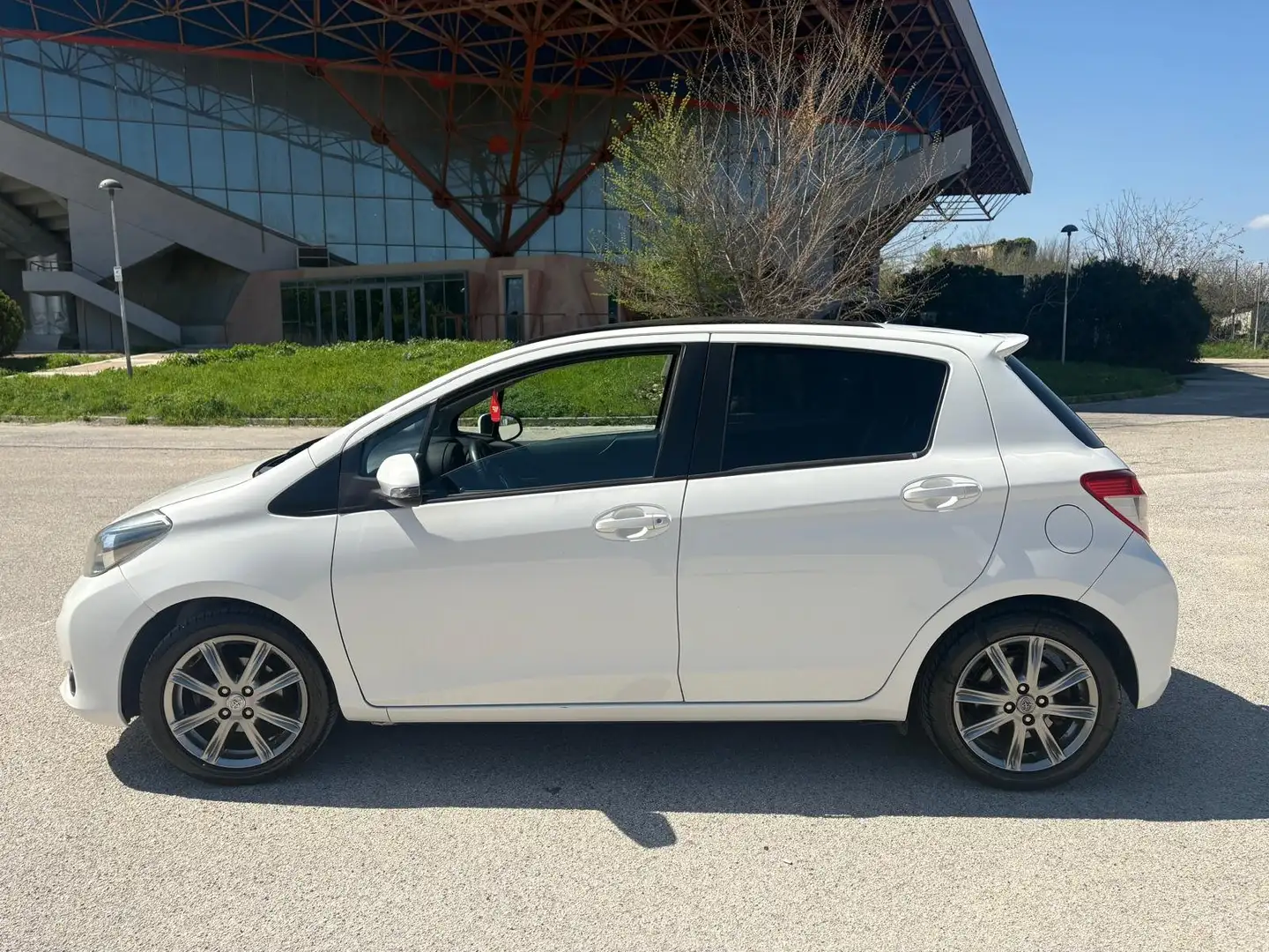 Toyota Yaris Yaris+5p+1.3 Bianco - 2