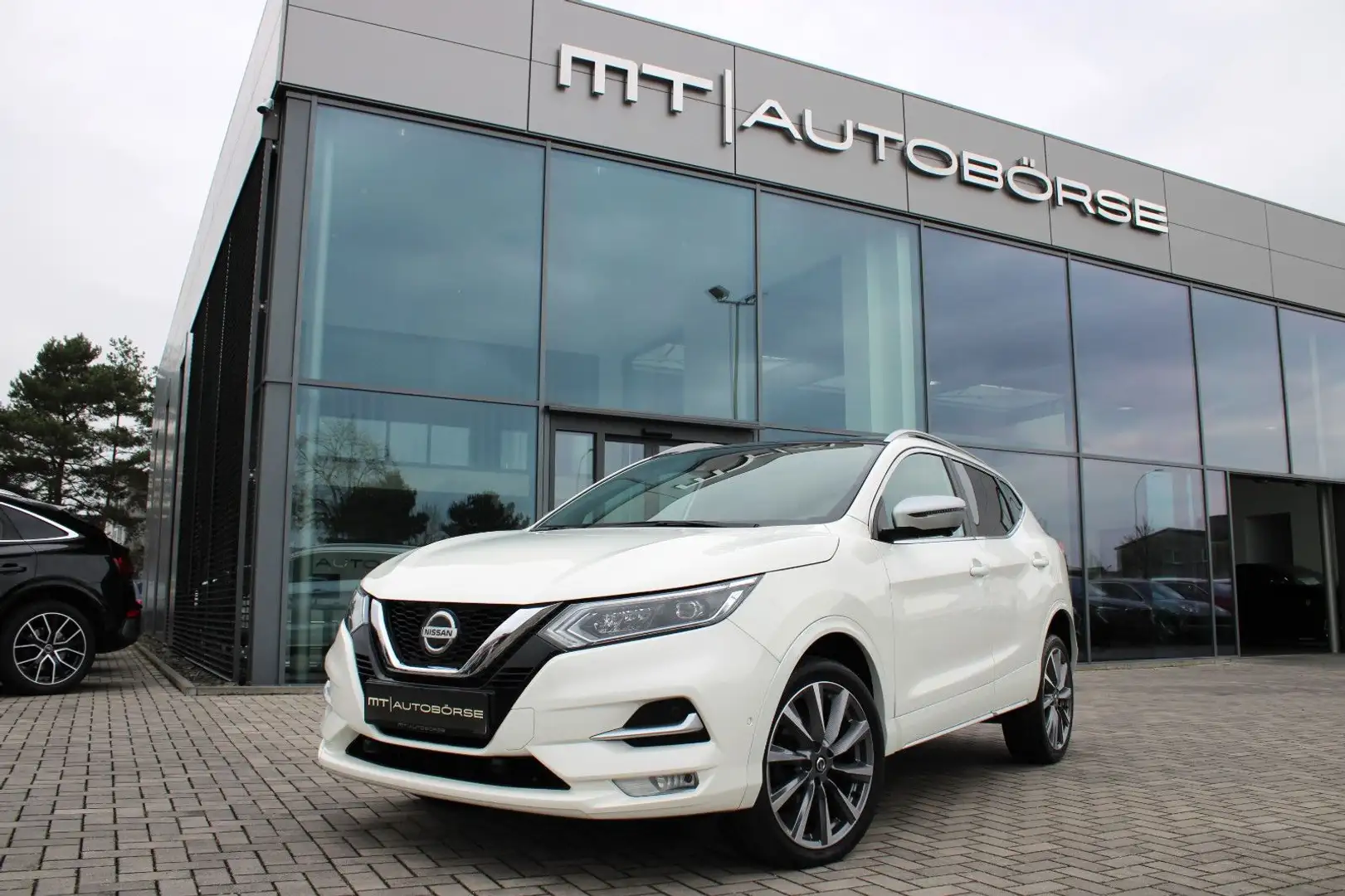 Nissan Qashqai 1.7 dCi 4x4 Xtronic * Tekna+ * Blanc - 1