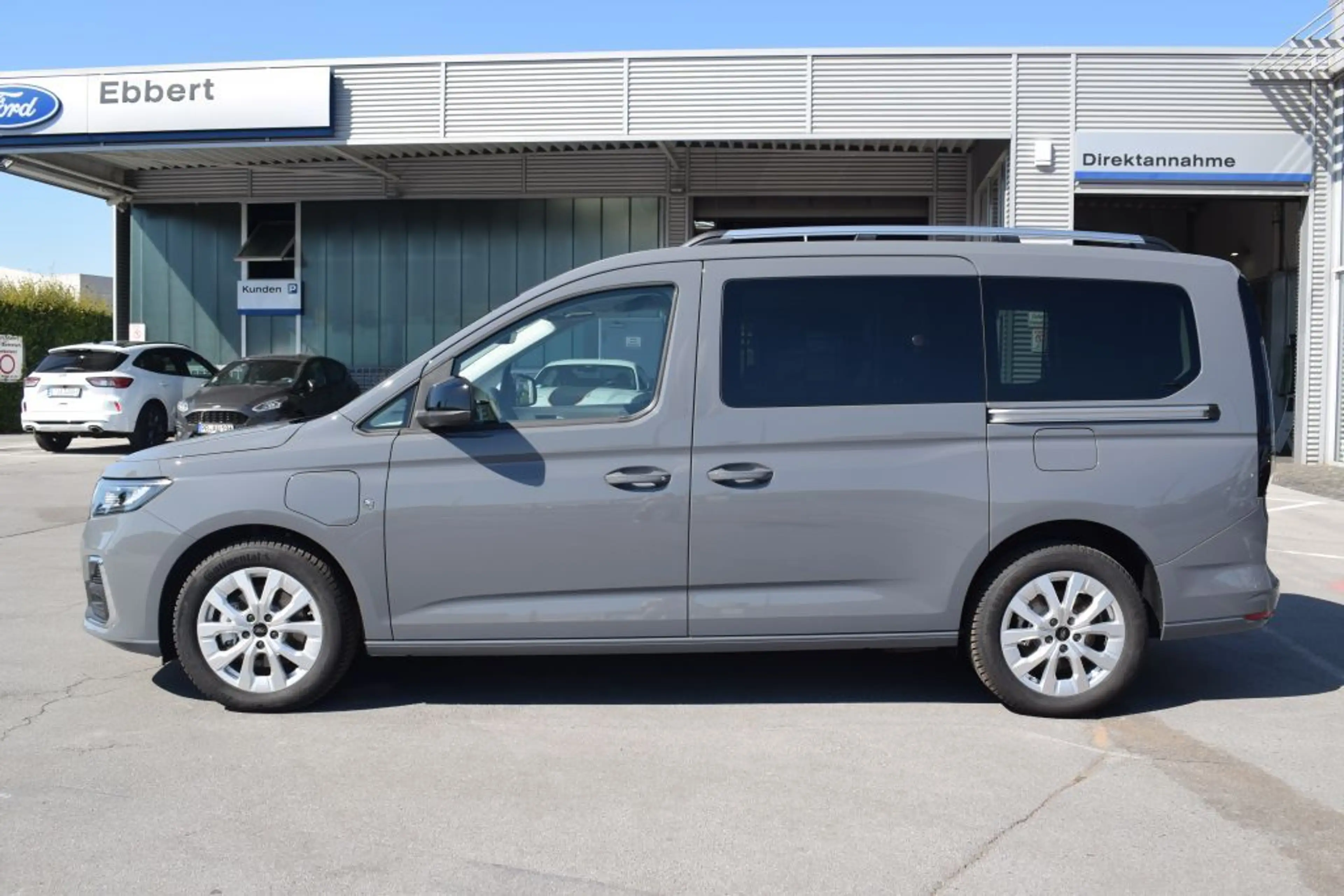 Ford Grand Tourneo Connect Titanium 1.5 PHEV. AHK,LED — photo 7