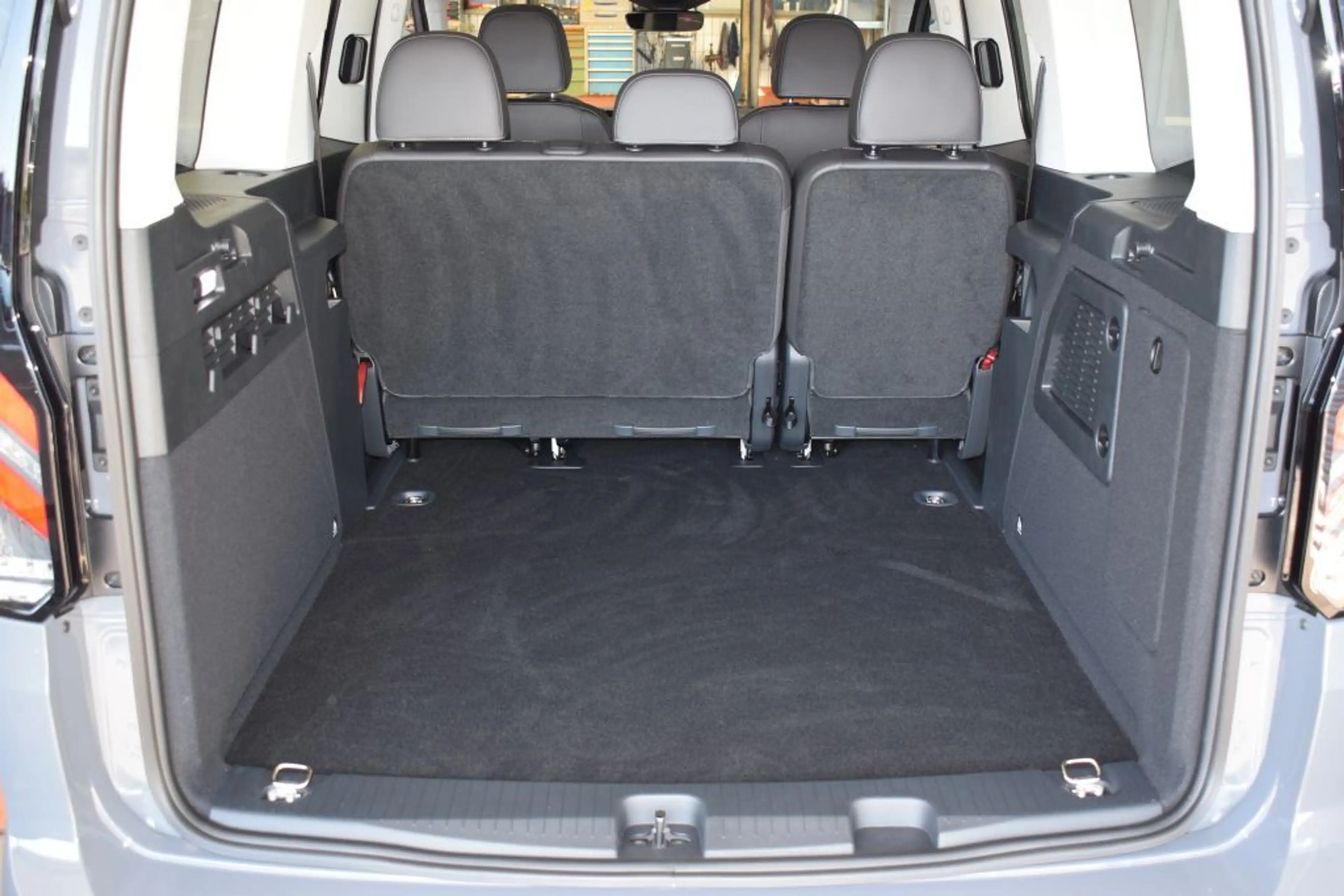 Ford Grand Tourneo Connect Titanium 1.5 PHEV. AHK,LED — photo 12