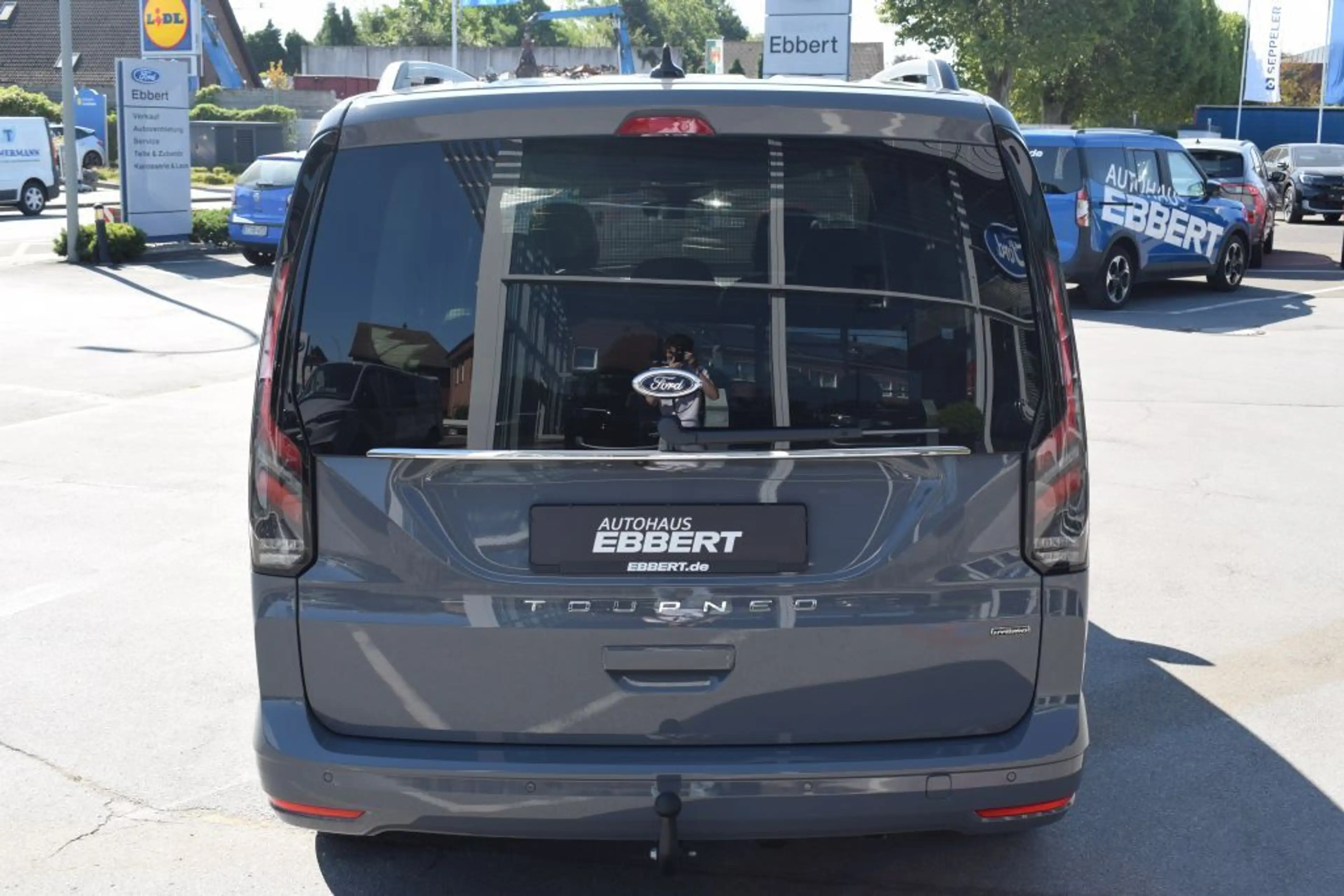 Ford Grand Tourneo Connect Titanium 1.5 PHEV. AHK,LED — photo 4