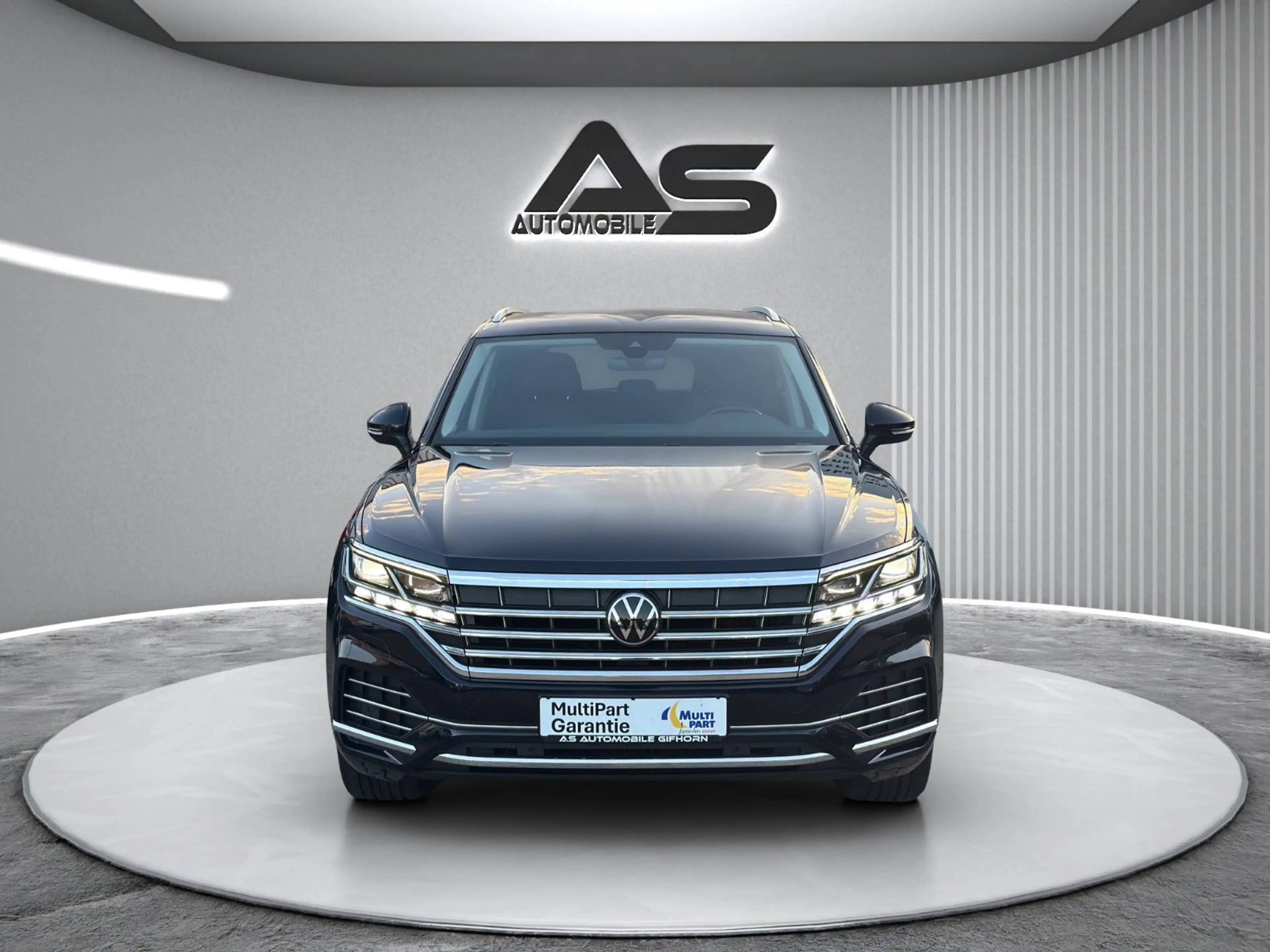 Volkswagen Touareg 3.0 TDI 4M Elegance Stdhz. Matrix Luftfd — photo 2