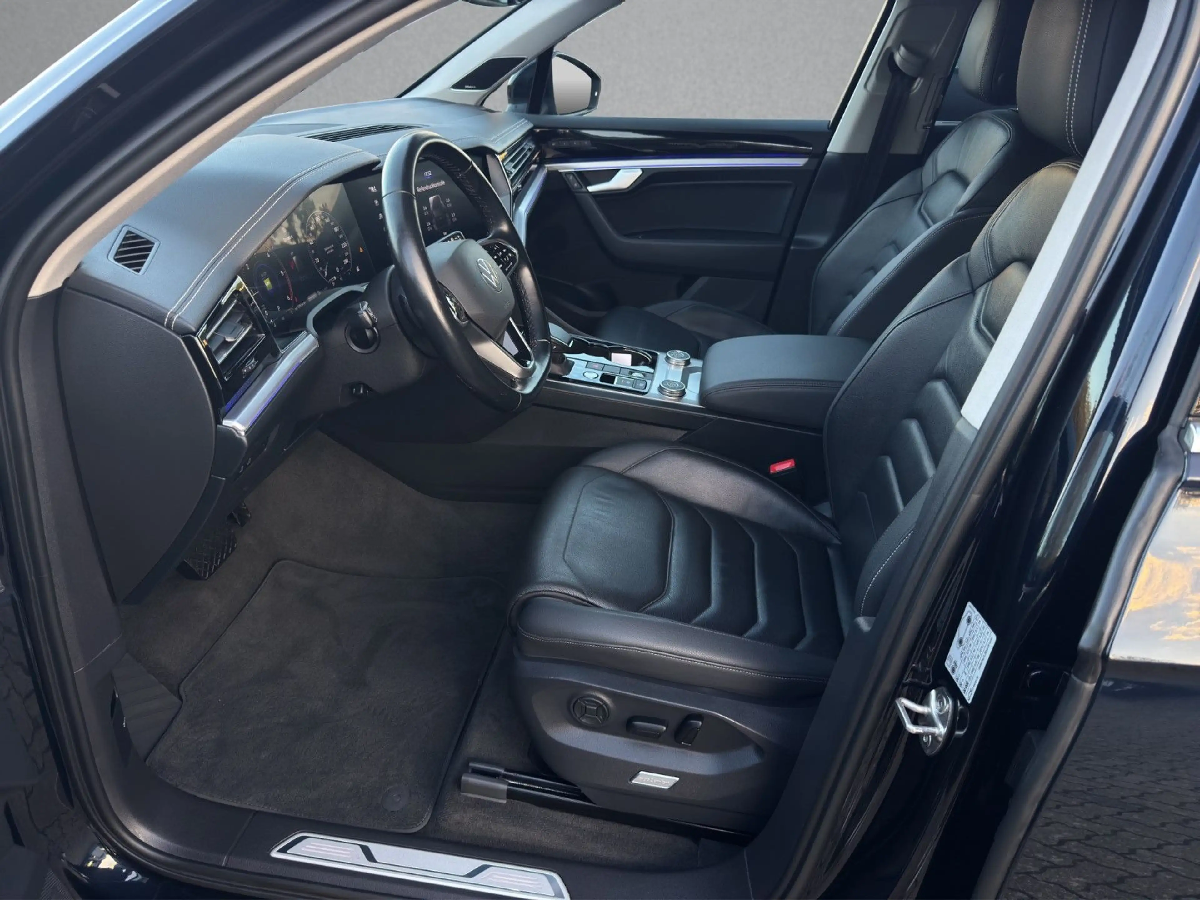 Volkswagen Touareg 3.0 TDI 4M Elegance Stdhz. Matrix Luftfd — photo 14