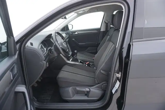 Volkswagen T-Roc view 10