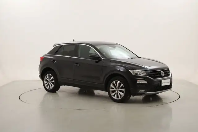 Volkswagen T-Roc view 7