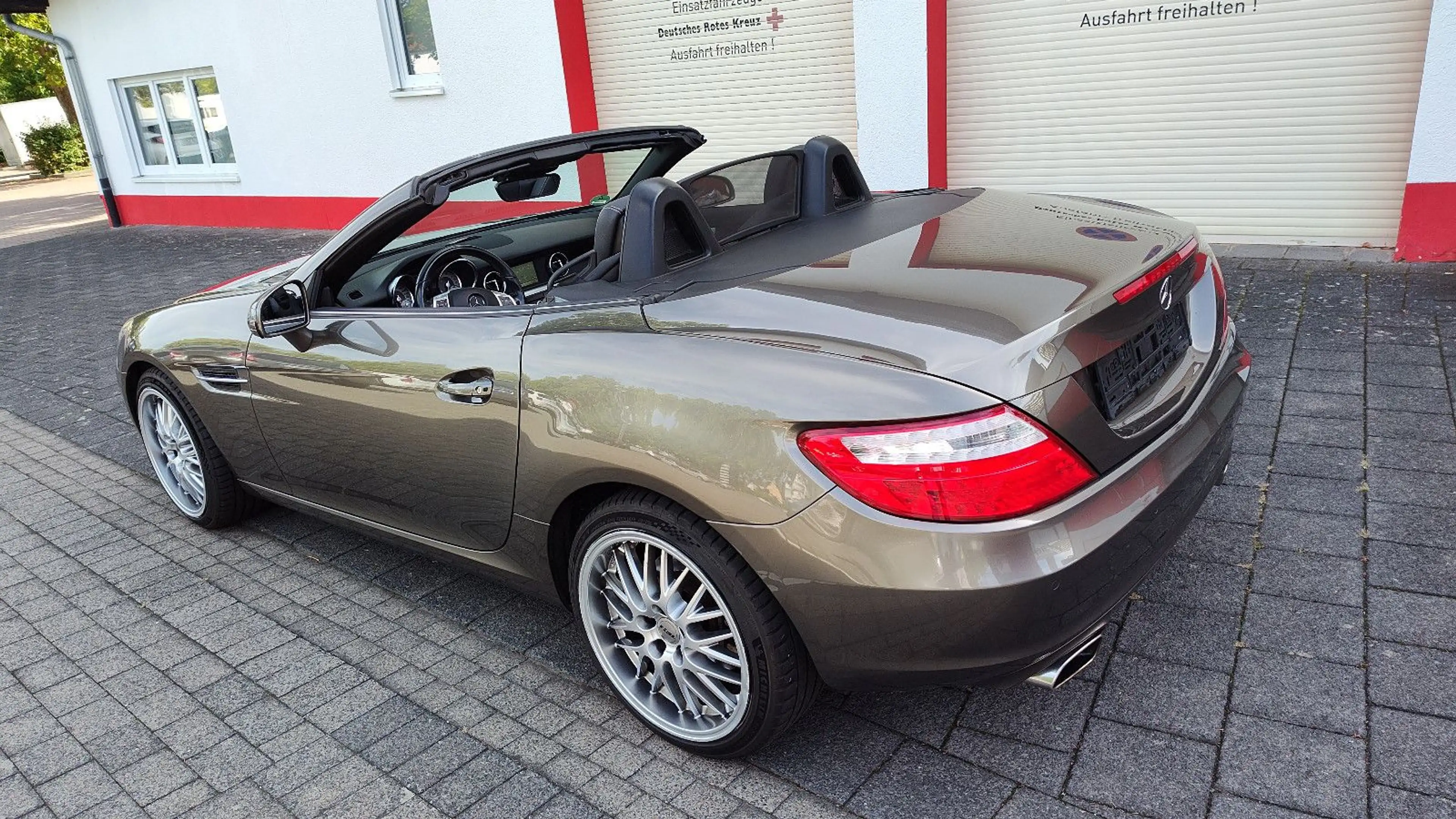 Mercedes-Benz SLK 200 Airscarf Auto NaviLeder18Zoll Scheckheft — photo 14