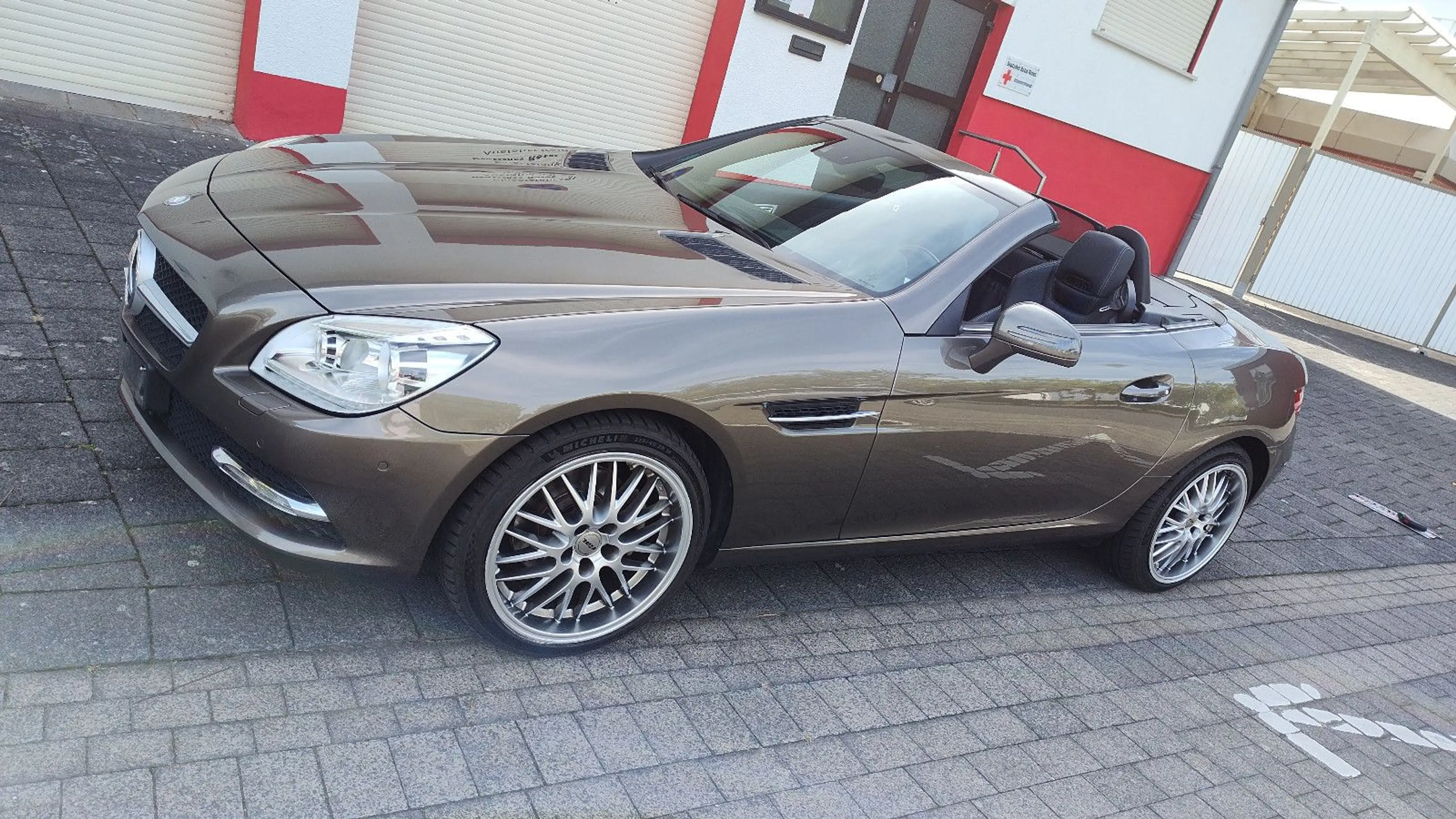 Mercedes-Benz SLK 200 Airscarf Auto NaviLeder18Zoll Scheckheft — photo 2