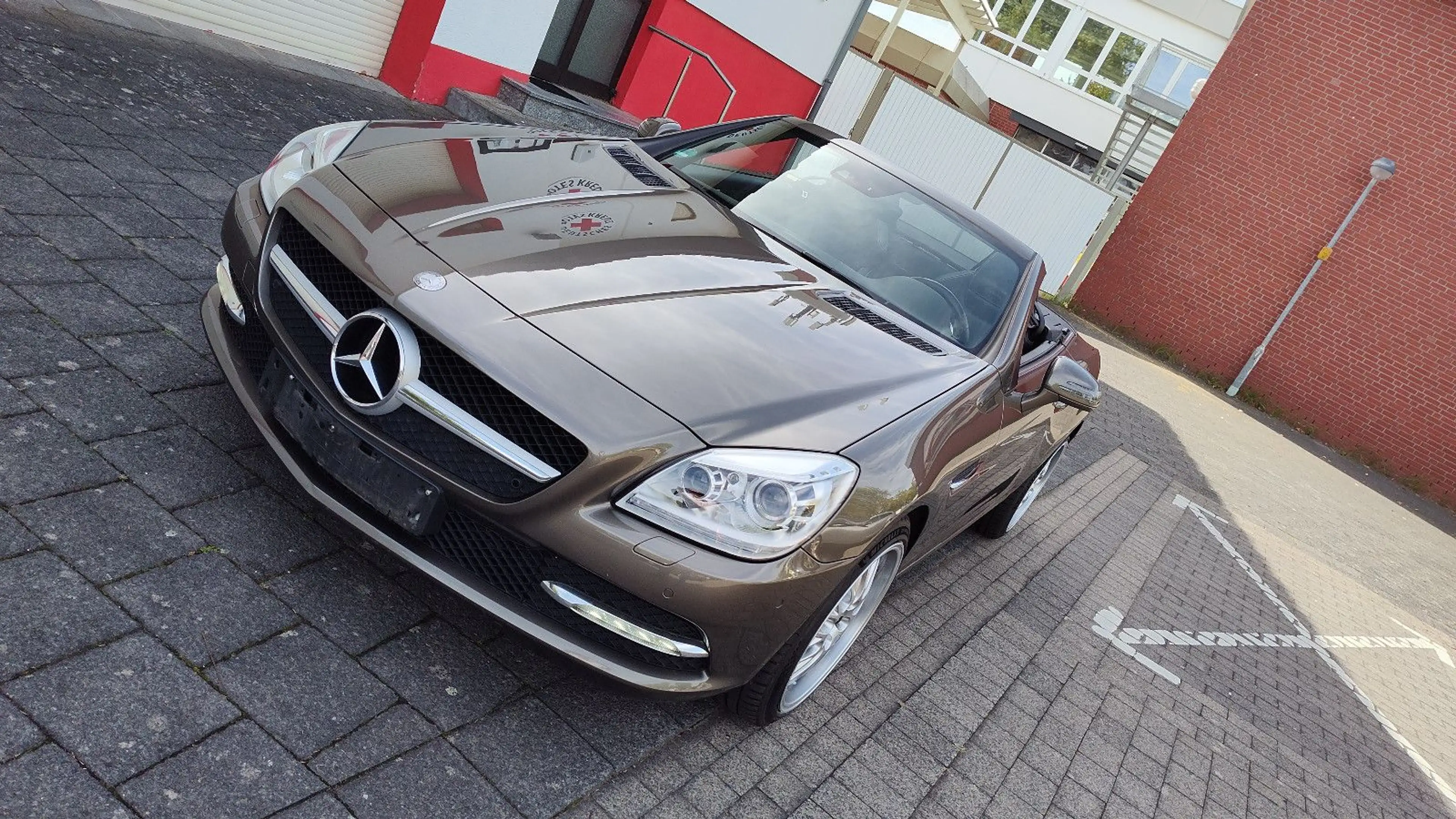 Mercedes-Benz SLK 200 Airscarf Auto NaviLeder18Zoll Scheckheft — photo 11