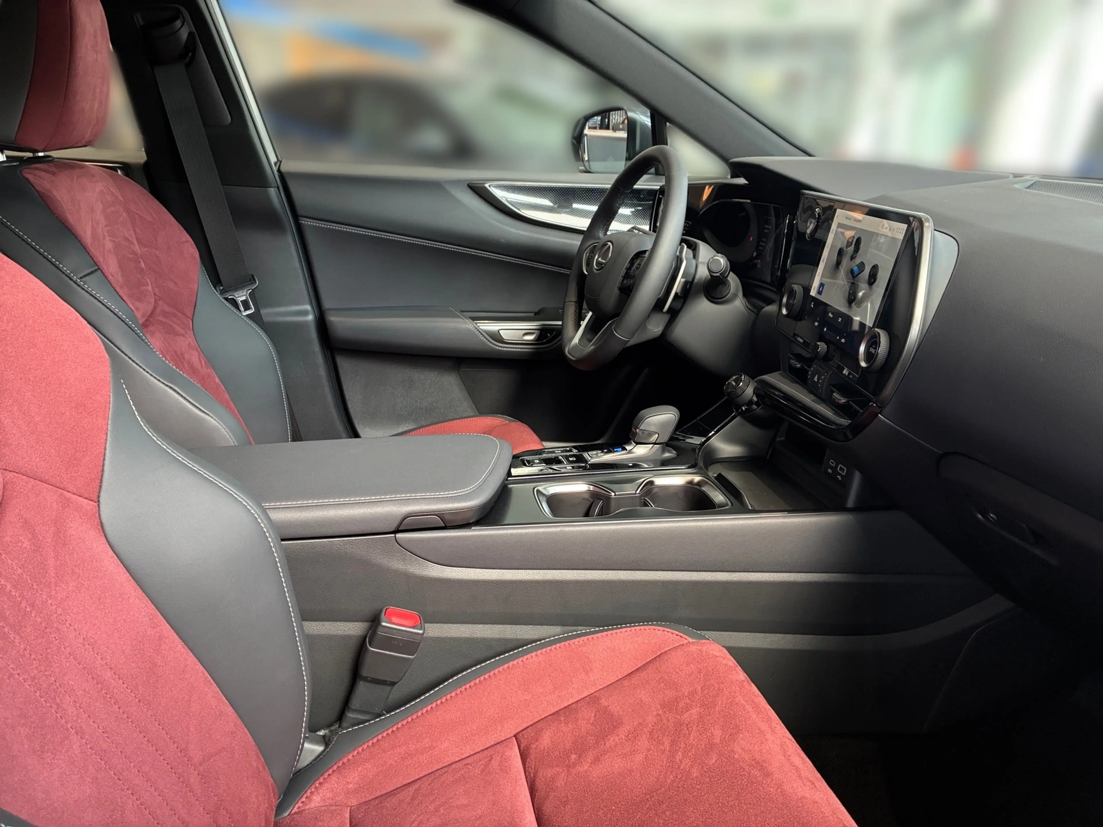 Lexus NX 350h NX SUV Comfort 350h FWD — photo 12
