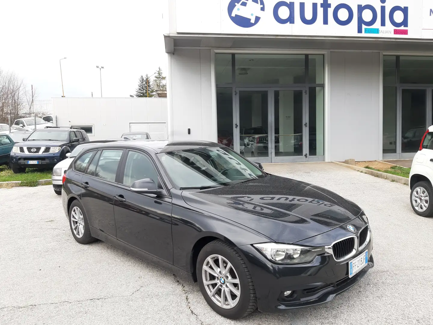 BMW 318 318d Touring auto Nero - 2