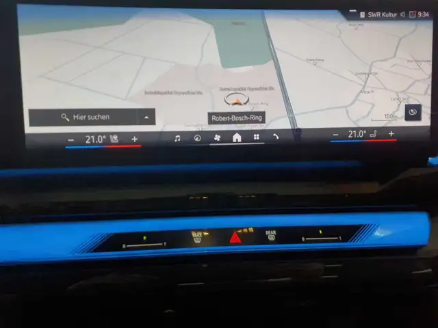 BMW 5 Series view 13