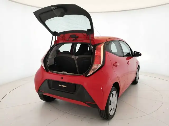 Toyota Aygo view 13