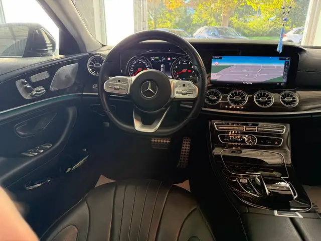 Mercedes-Benz CLS view 16