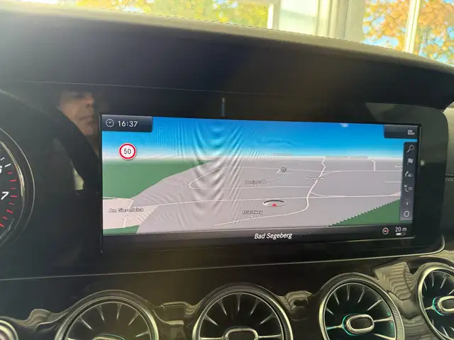 Mercedes-Benz CLS view 14